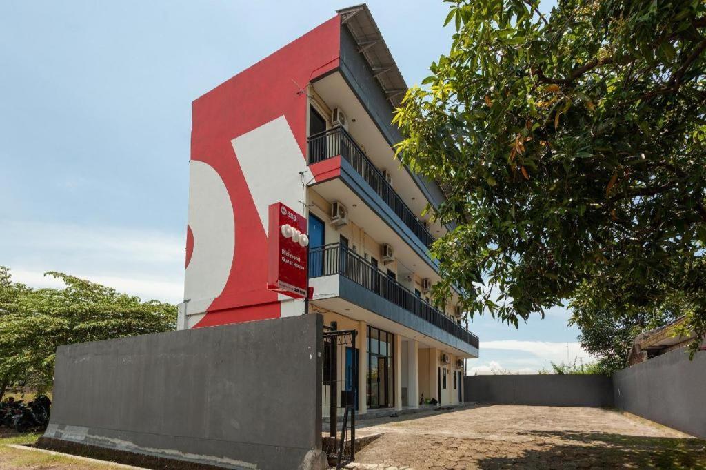 Richmond Guest House Cirebon Redpartner Exterior foto
